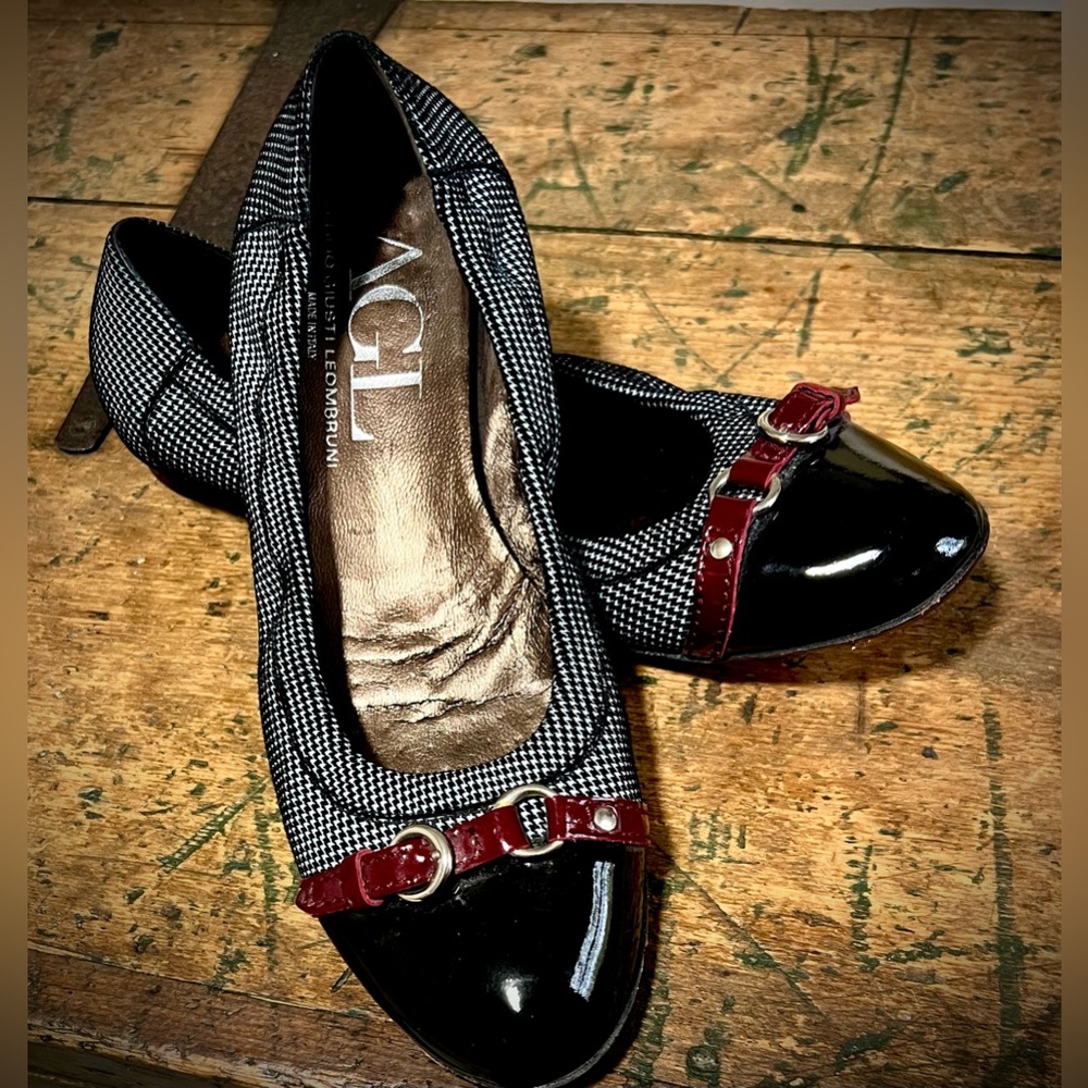EUC Luxury AGL Tri Colored Ballet Flat
